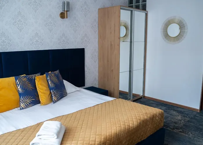 לינה וארוחת בוקר Wrzos 3*