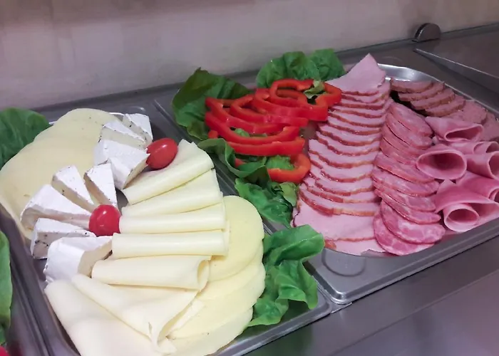 לינה וארוחת בוקר Wrzos